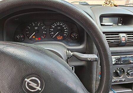 Opel Astra 1.6 16V -
