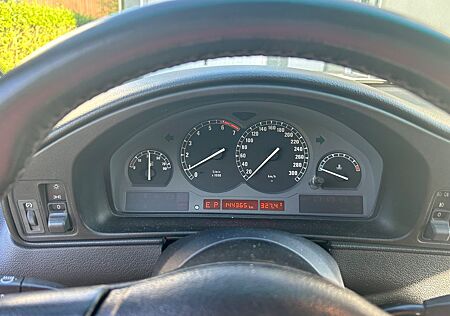 BMW 850i