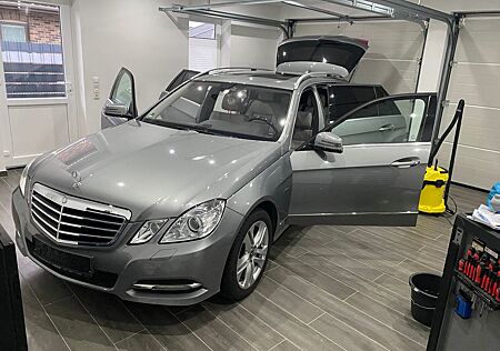 Mercedes-Benz E 220 CDI T BlueEFFICIENCY AVANTGARDE TüV Neu