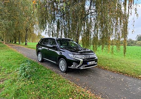 Mitsubishi Plug in Hybrid Outlander Plug-in Hybrid Outlander 2.4 MIVEC PLUG-IN H...