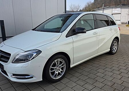 Mercedes-Benz B 200 Exklusiv*Pano*RFK*Navi*Leder*Sport-Paket*