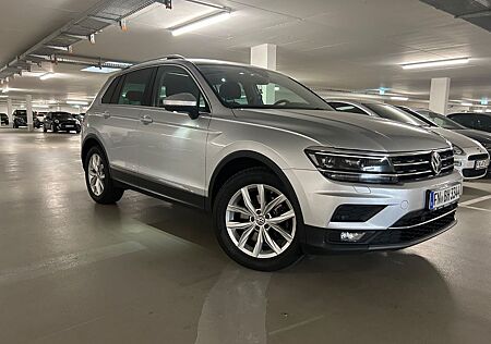 VW Tiguan Volkswagen 2.0 TDI SCR 140kW DSG 4MOTION Highlin...