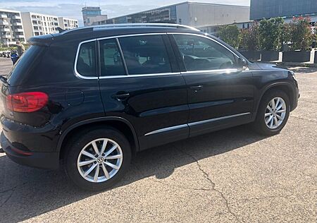 VW Tiguan Volkswagen 1.4 TSI 92 BMT LOUNGE Sport & Style L...