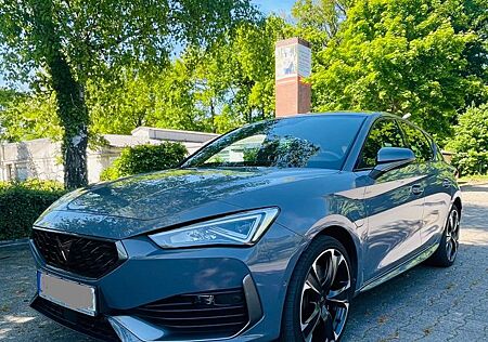 Cupra Leon 1.4 e-HYBRID VZ 180kw +TOP gepflegt+