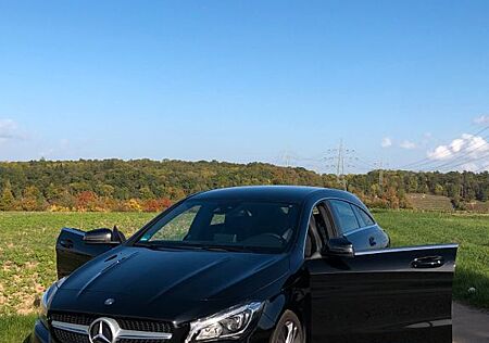 Mercedes-Benz CLA 180 Shooting Brake -
