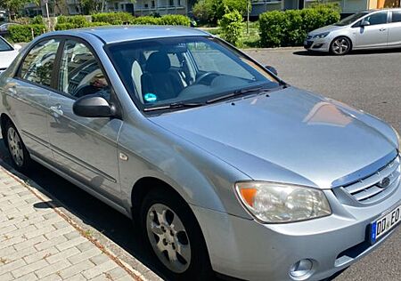 Kia Cerato 1.6 LX Stufenheck LX