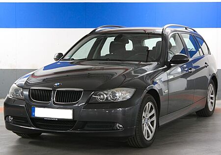 BMW 320 touring 6-Gang AHK Klimaaut. Xenon TÜV 2027