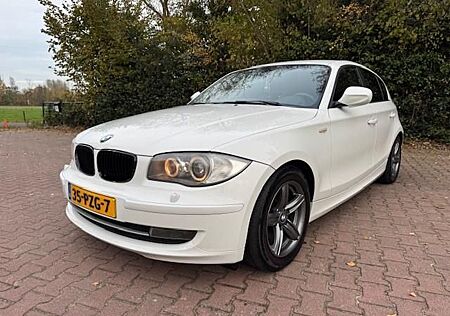 BMW 118i 118 1-serie EXECUTIVE/LEER/NAV/XENON/NIEUWE