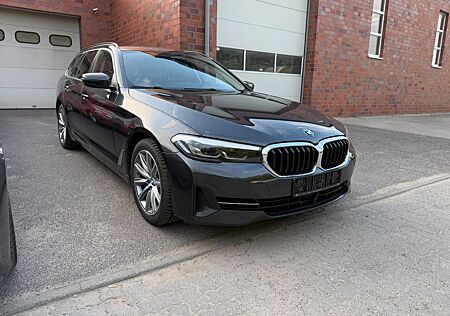 BMW 520 d, Virtual Cockpit, LED, Leder