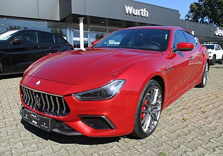 Maserati Ghibli gebraucht kaufen Maserati Ghibli Trofeo 3,8 V8/Rosso Magma Fuoriserie
