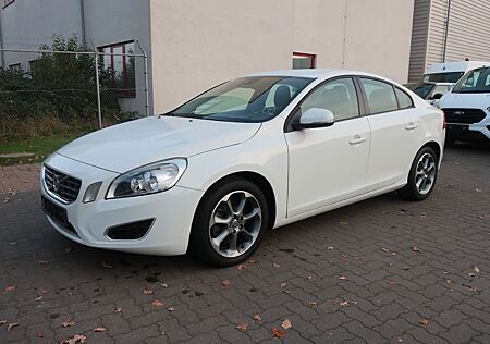 Volvo S60 Lim. Kinetic / Klima / PDC / Tempomat