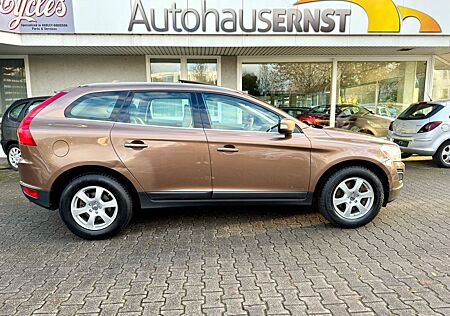 Volvo XC 60 XC60 T6 Summum AWD *Panorama+Leder+BiXenon+1Hand