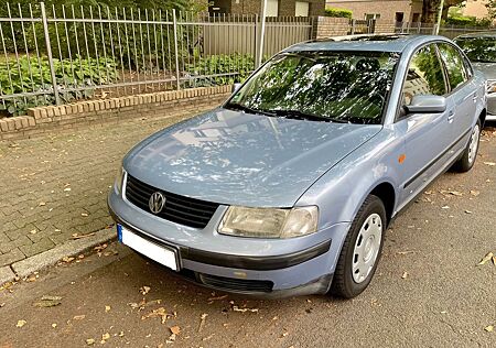 VW Passat Volkswagen 1.8 Benzin*TÜV/AU 01.2026. *2. Hand