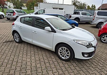 Renault Megane III Paris Klima Navi Tauschmotor 36000 KM