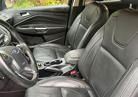 Ford Kuga 2,0 TDCi 4x4 132kW Individual PowerShif...