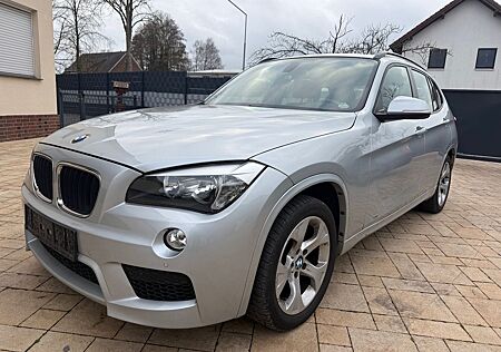 BMW X1 2.8 i+M-Optik+Leder+Panorama+AHK+