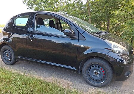 Toyota Aygo (X) Aygo (X) 1,0-l-VVT-i - mit Tüv