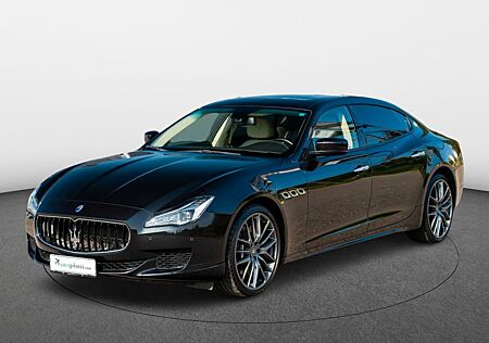 Maserati Quattroporte 3.8 V8 GTS mit Facelift-leuchte, Klappenauspuff