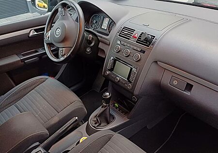 VW Touran Volkswagen 2.0 TDI 103kW - 5 Sitzer