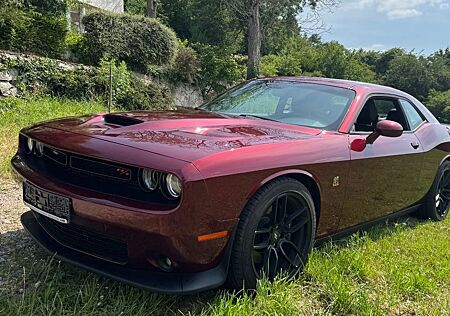Dodge Challenger SRT Hellcat 6.4L V8 HEMI