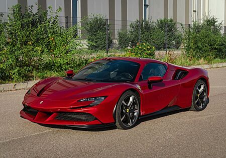Ferrari SF90 Spider Rosso Fuoco Carbon Lift