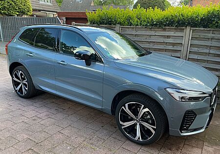 Volvo XC 60 XC60 B4 D Ultimate Dark AWD, Sthzg., Pano, AHK