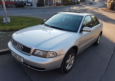 Audi A4 B5 2.8 tiptronic, Rentnerauto, super Zustand!