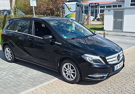 Mercedes-Benz B 180 Xenon PDC SHZ MFL 8x ALU Scheckheftgepfl.