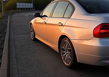 BMW 320i e90