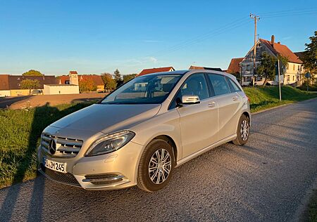 Mercedes-Benz B 180 CDI Blue Xenon, PDC, PreSafe, TWA, ILS