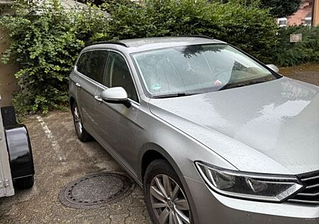 VW Passat Variant Volkswagen 2.0 TDI DSG Comfortline Varia...