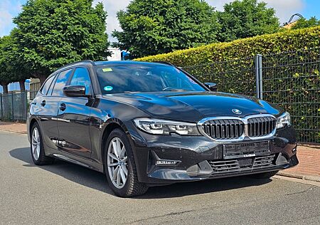BMW 320d xDrive Touring Advantage Automatic