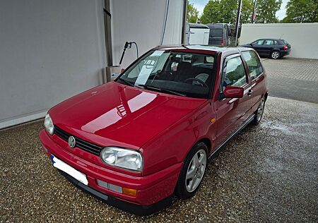VW Golf Volkswagen 1.8 Oldtimer III