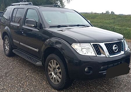 Nissan Pathfinder 3.0 Diesel 4X4 - 7 Sitze - Automatik