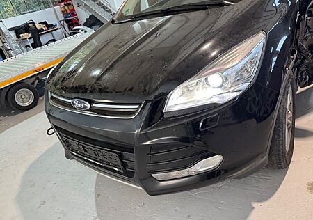 Ford Kuga Titanium 2.0 TDCI 163PS 1 Hand Navi Kam