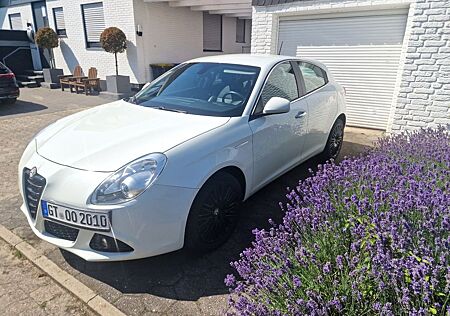 Alfa Romeo Giulietta 1.4 TB * Leder * Klimaaut. * LED *