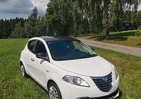 Lancia Ypsilon 0.9