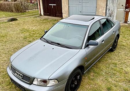 Audi A4 1.6 ZV*EL Fenster*EL Spiegel*Schiebedach07/26