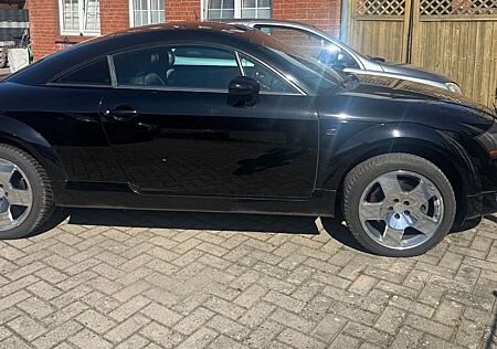 Audi TT Coupe 1.8T -