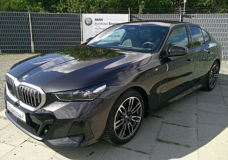 BMW 520 i M Sport AHK el. Driv.Plus Park.Plus HUD!