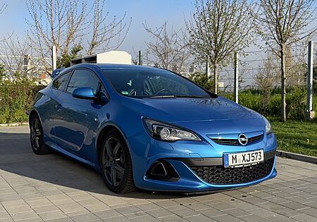 Opel Astra 2.0 Turbo OPC