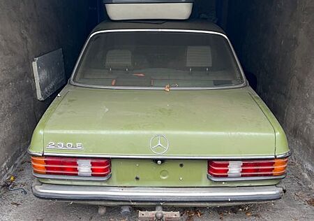Mercedes-Benz 230 230E