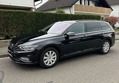 VW Passat Variant Volkswagen Business 2.0 l (Benzin), DSG 1