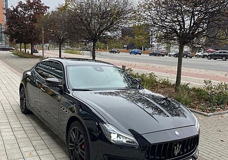 Maserati Quattroporte 3.0 V6 SQ4 GranSport VOLL! Carbon!