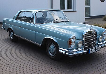 Mercedes-Benz 250 SE Coupe W111 deutsches Fahrzeug