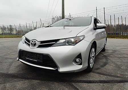 Toyota Auris Touring Sports Edition +4917623433360