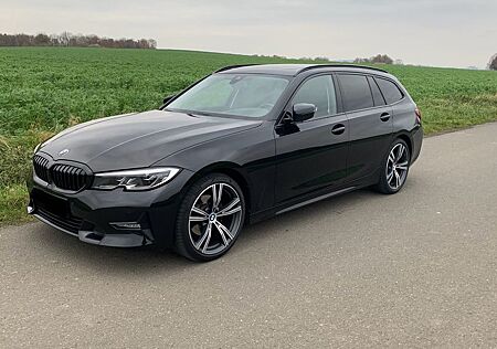 BMW 320d Touring / Leder / Laser / 19'' / Pano / HUD