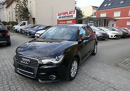 Audi A1 Sportback attraction Bi-Xenon, Zahnriemen neu