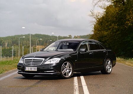 Mercedes-Benz S 600 L -