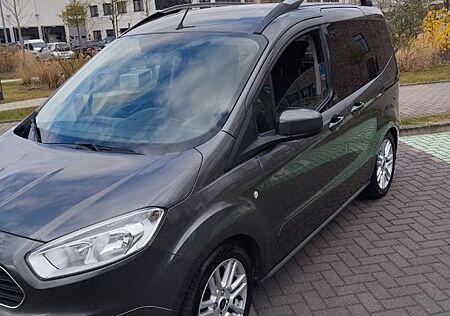 Ford Tourneo Courier 1.5 TDCi 70kW Titanium Titanium